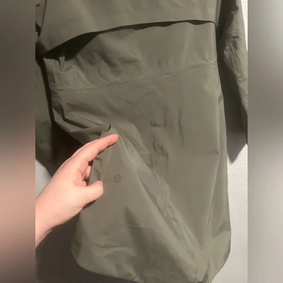 Lululemon Rain Rebel Stretch Jacket - Picture 9 of 12